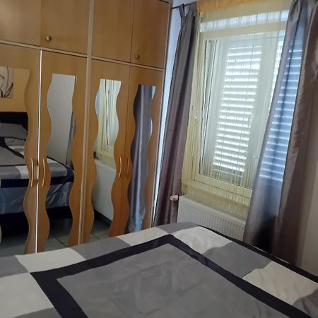 Apatmani Peternel Apartment วีร์ ภายนอก รูปภาพ