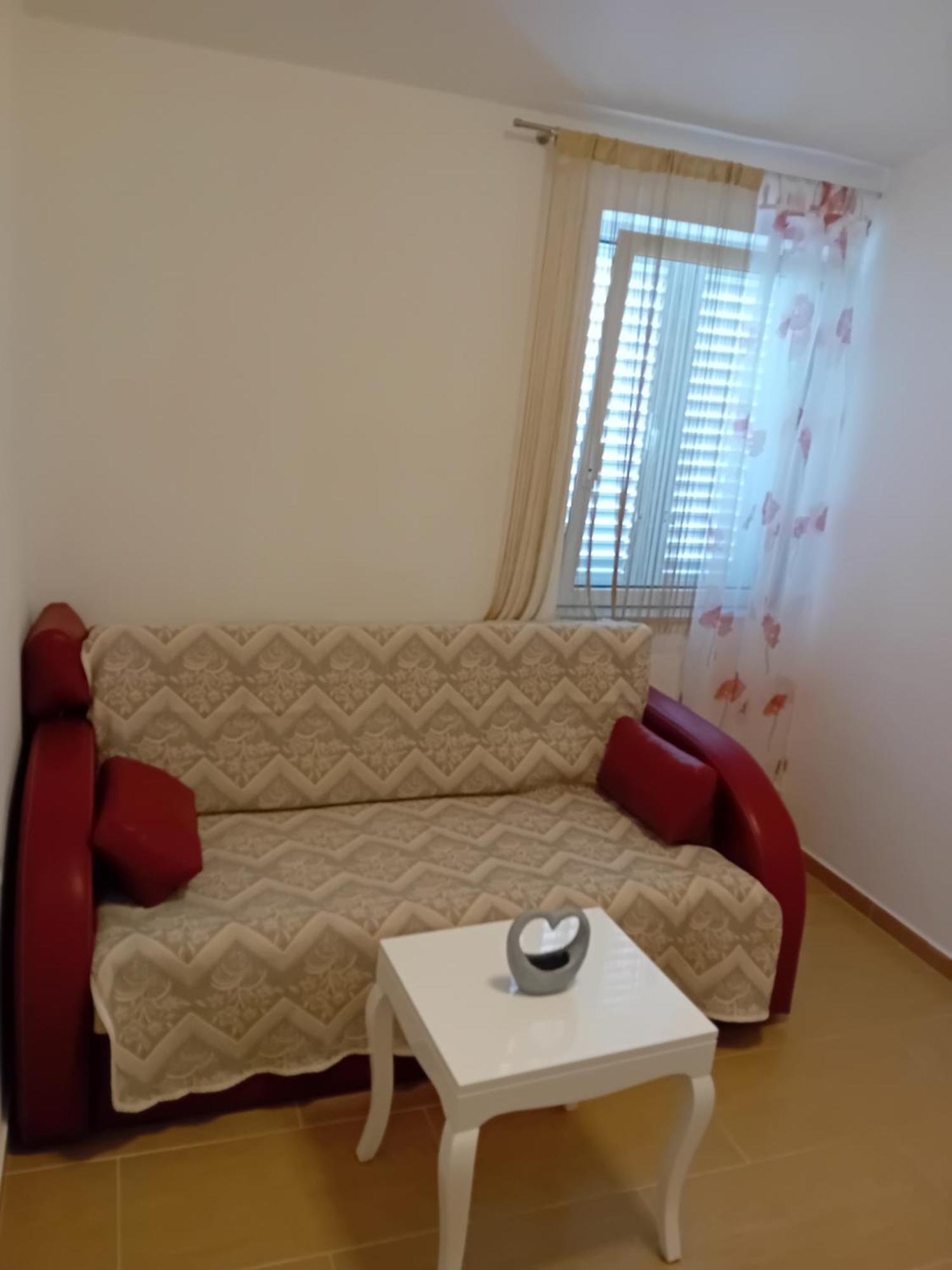 Apatmani Peternel Apartment วีร์ ภายนอก รูปภาพ