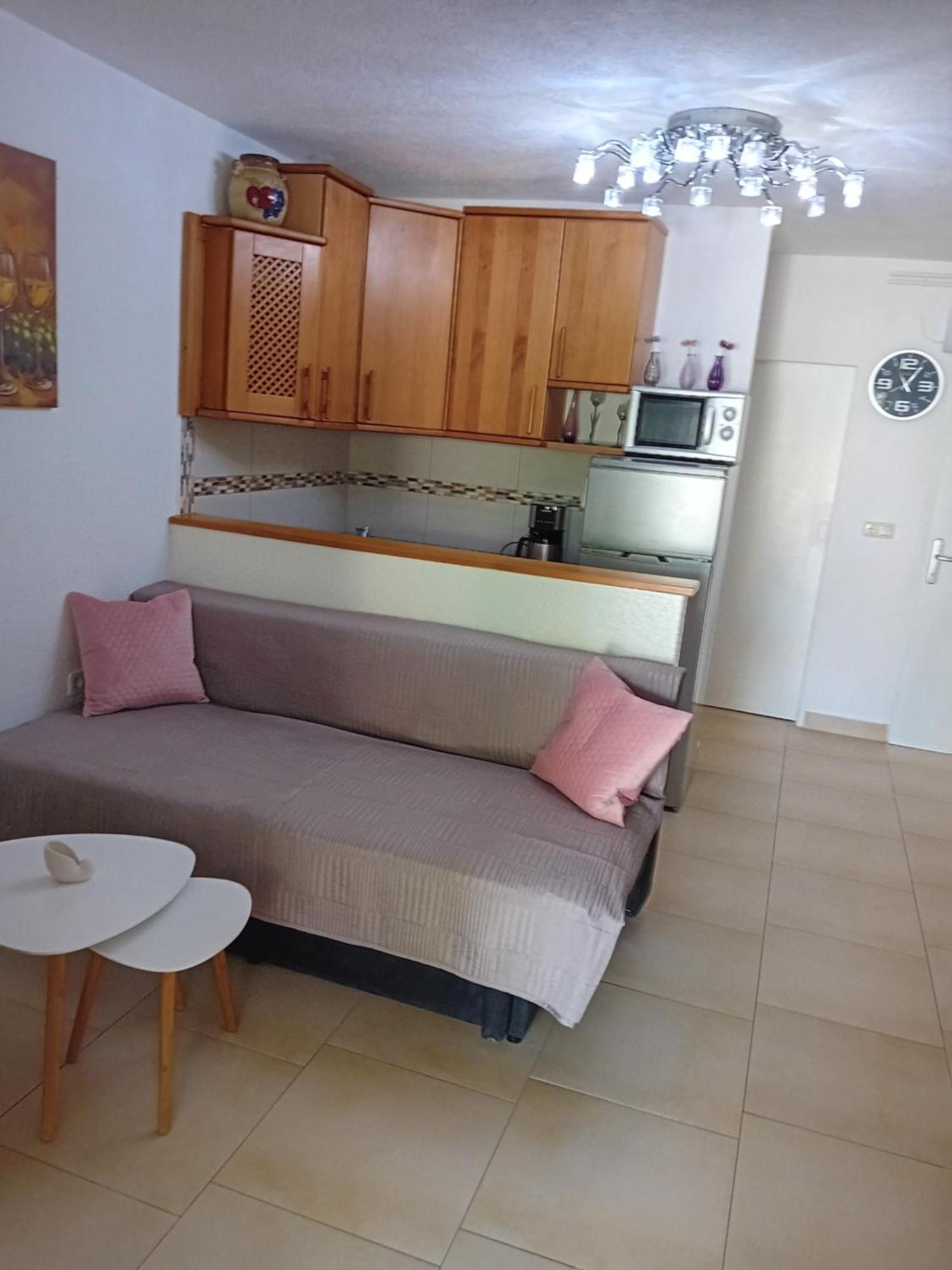 Apatmani Peternel Apartment วีร์ ภายนอก รูปภาพ