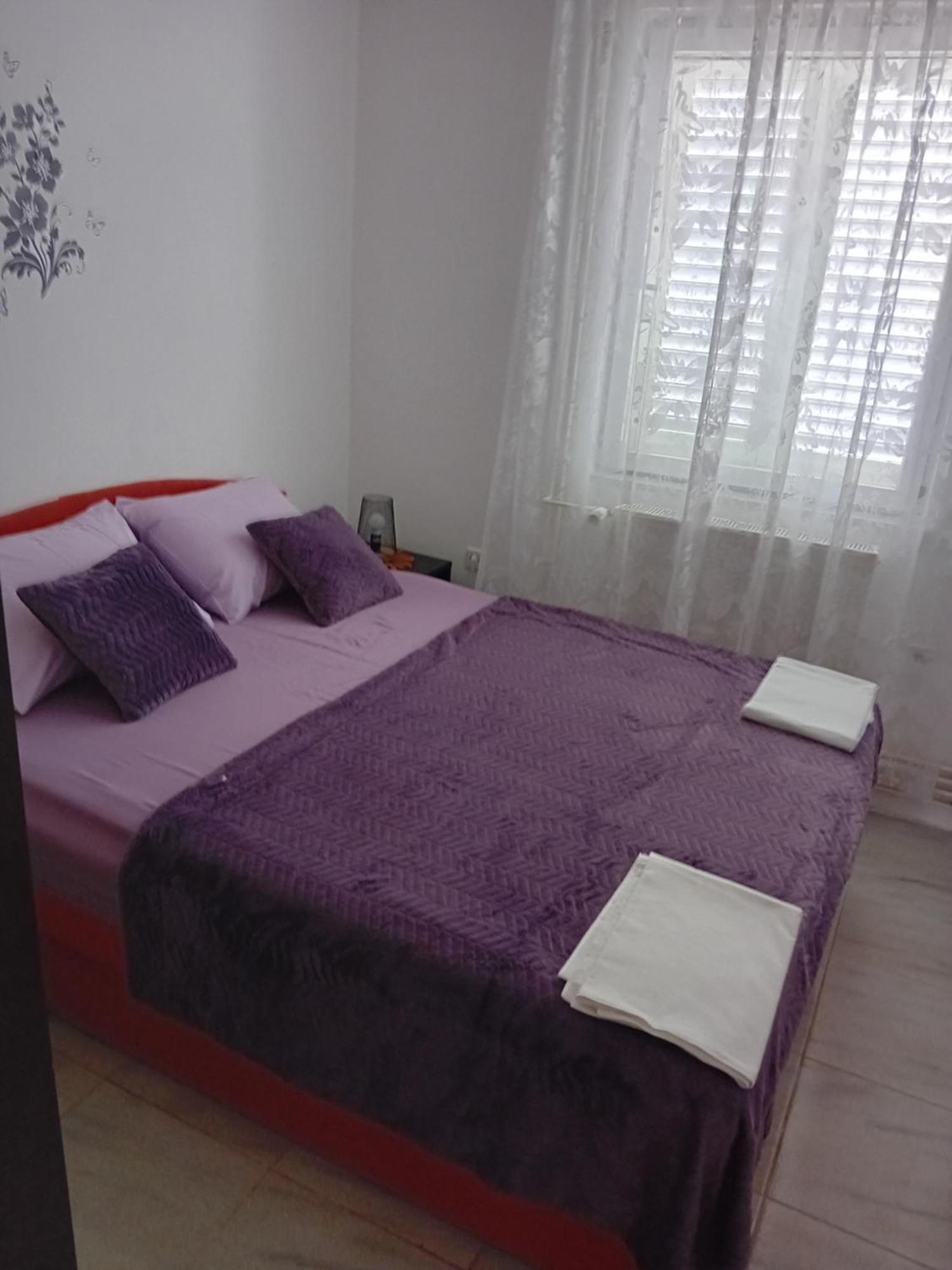Apatmani Peternel Apartment วีร์ ภายนอก รูปภาพ