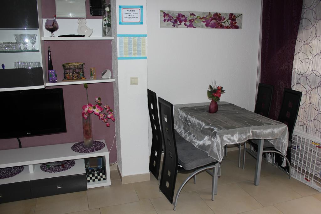 Apatmani Peternel Apartment วีร์ ภายนอก รูปภาพ