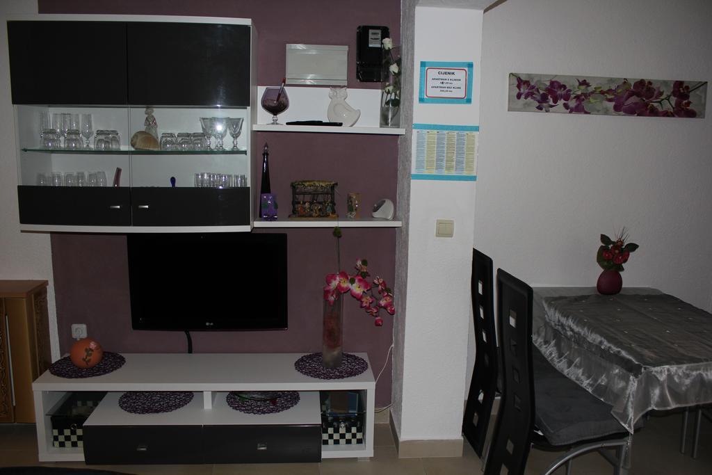 Apatmani Peternel Apartment วีร์ ภายนอก รูปภาพ