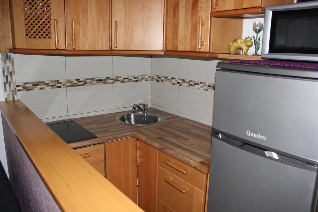 Apatmani Peternel Apartment วีร์ ภายนอก รูปภาพ