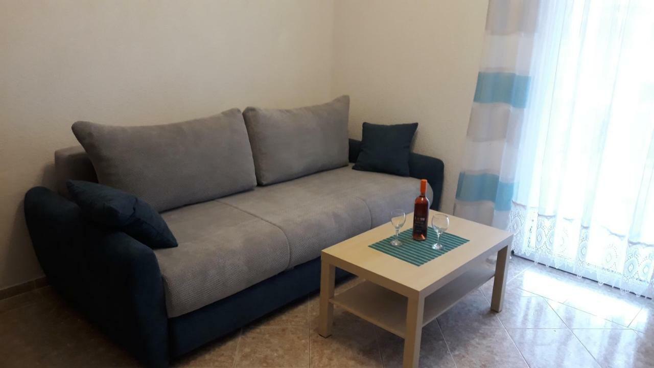 Apatmani Peternel Apartment วีร์ ภายนอก รูปภาพ